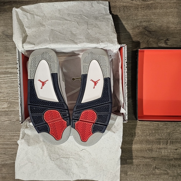 Air Jordan 4 Retro Midnight Navy - Picture 7 of 7